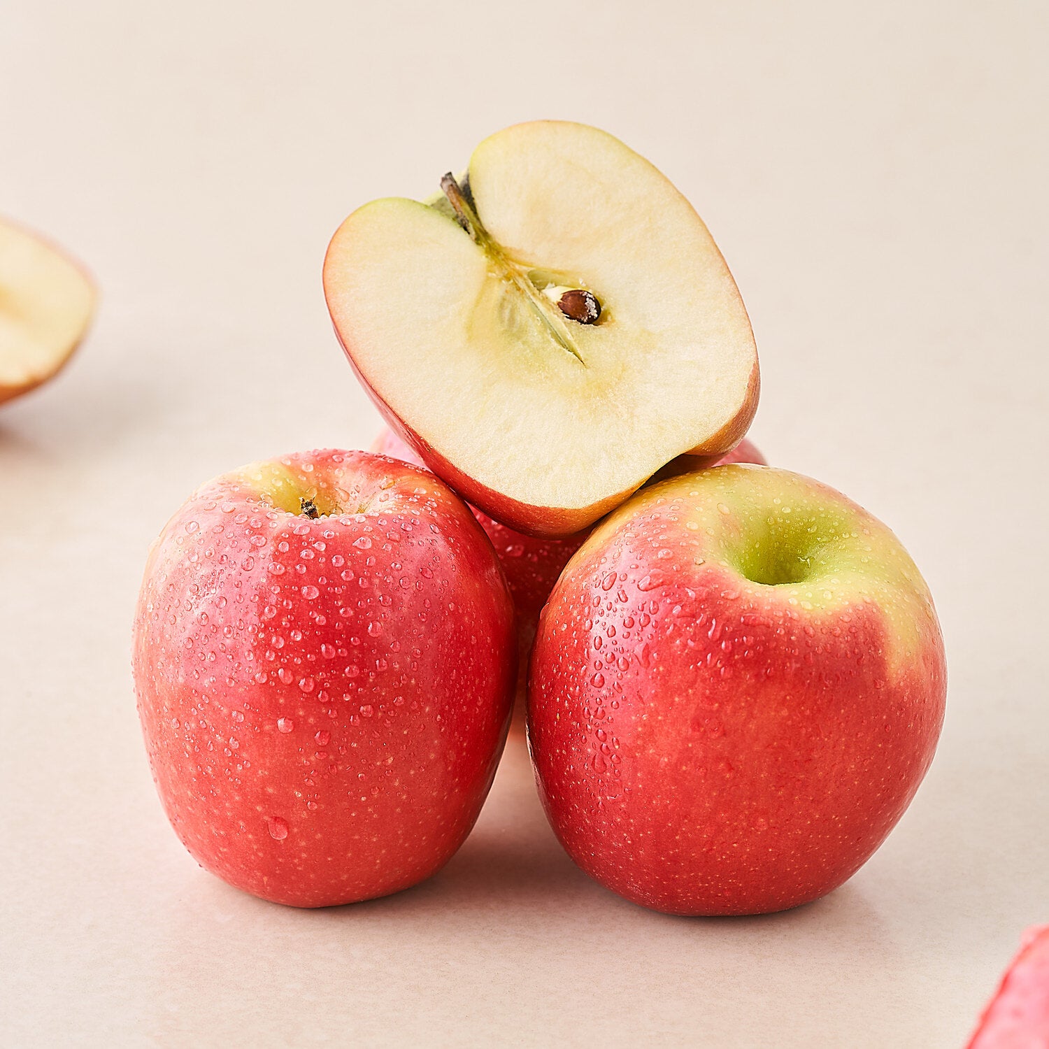 Pink Lady Apple (Malus domestica 'Cripps Pink') – Crisp & Refreshing Sweet-Tart Apples