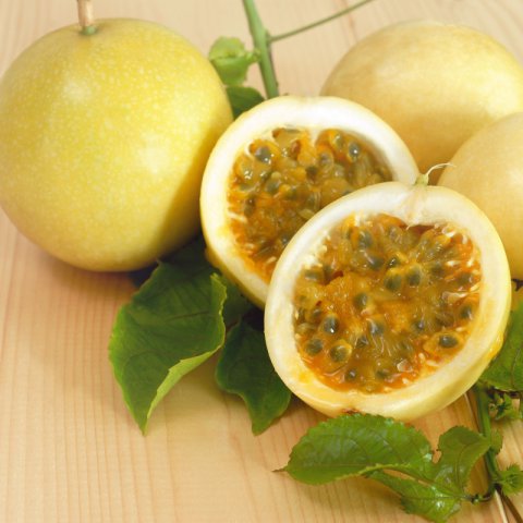 Yellow Maracuja Fruit Seeds - Grow Tangy and Refreshing Passionfruit