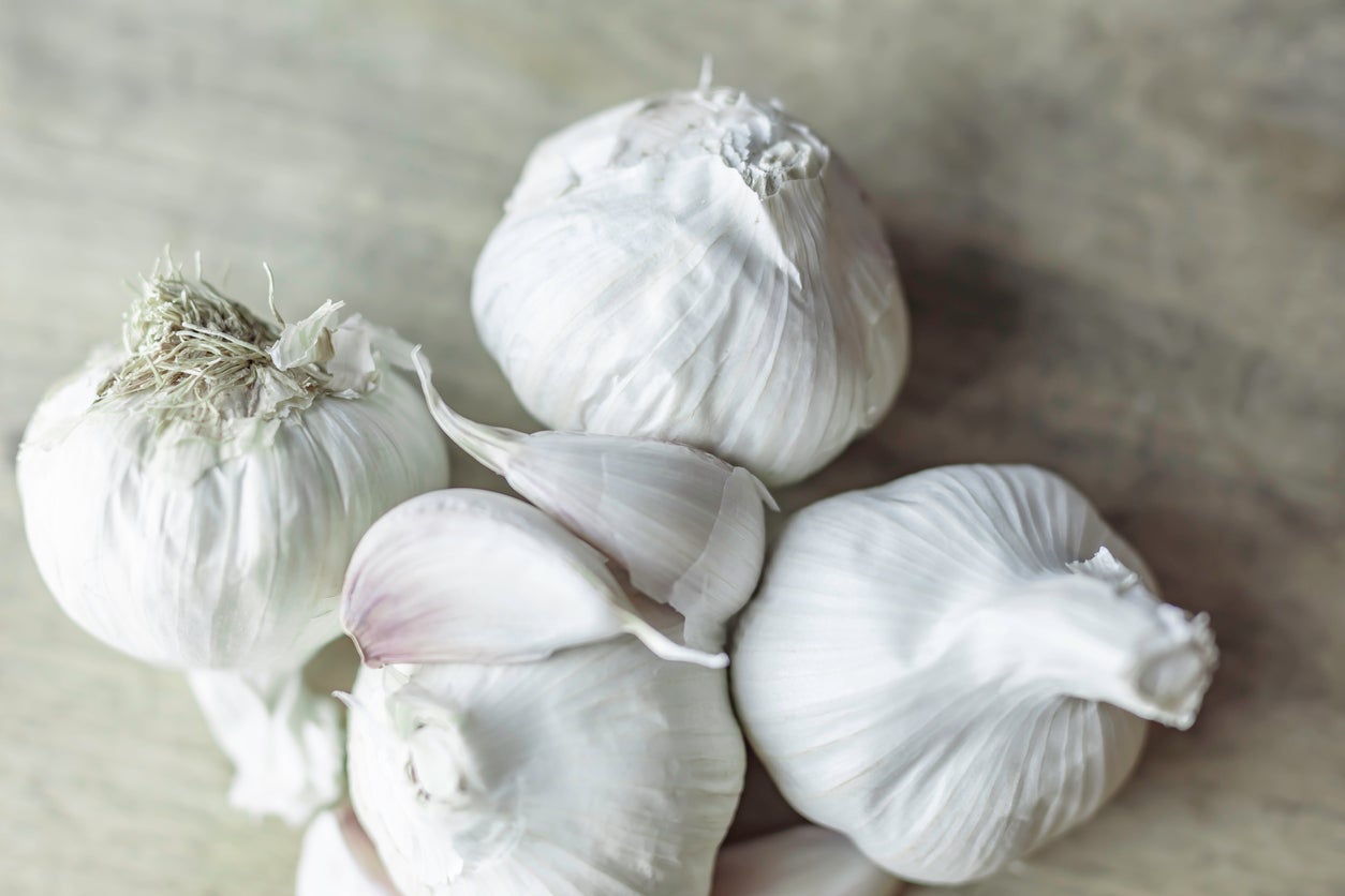 Garlic Silver Rose Bulbs