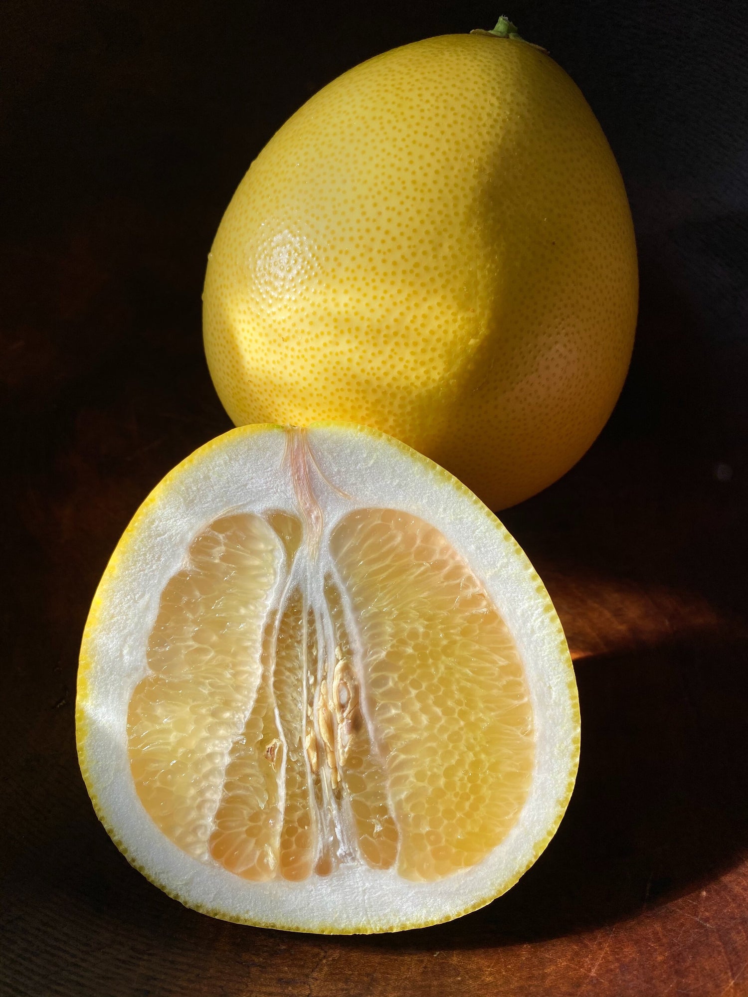 Pummelo (Citrus maxima) – Refreshing Sweet Citrus Fruit