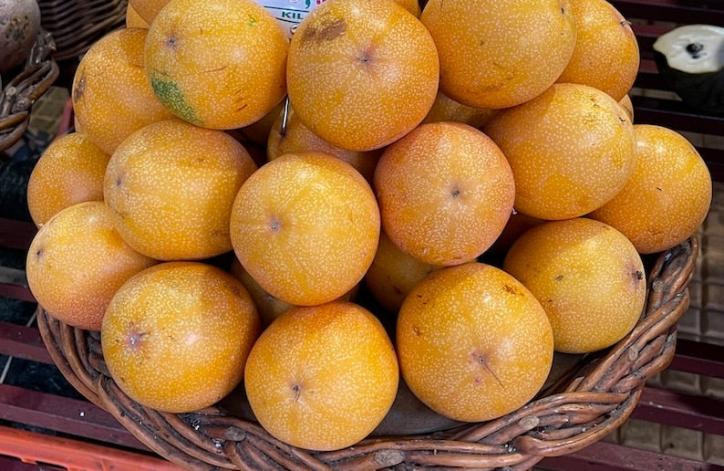 Barbadine Fruit Seeds (Passiflora laurifolia)