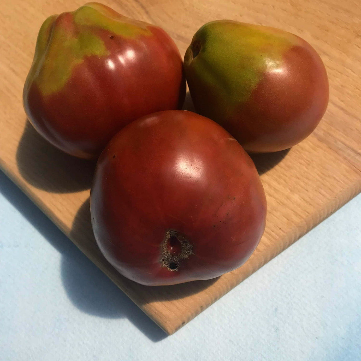 Japanese Trifele Black Tomato Solanum lycopersicum vegetable seeds for planting in backyard kitchen garden - Dharaseeds