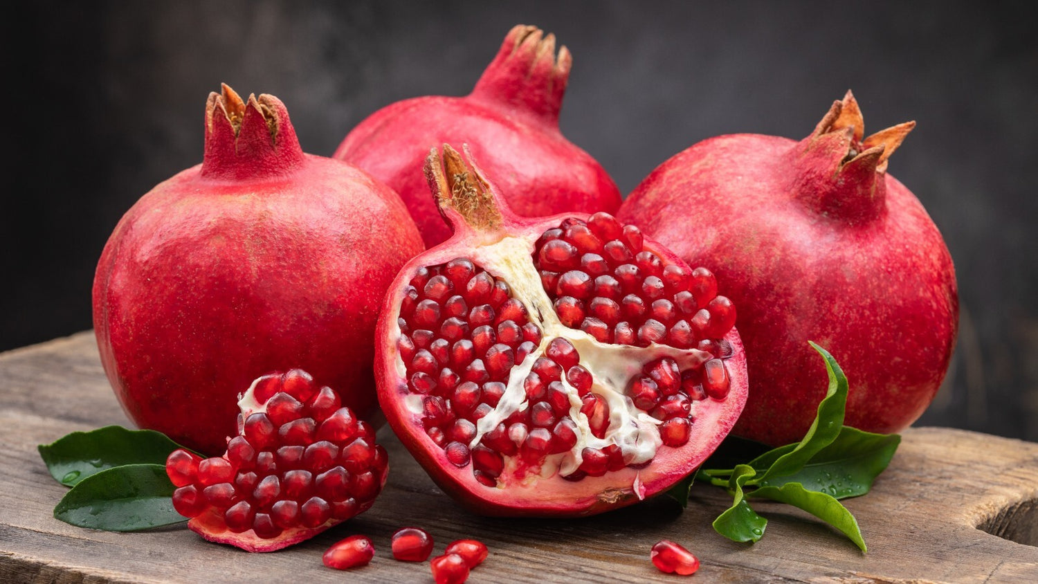 Pomegranate (Punica granatum) – Juicy, Antioxidant-Rich Superfruit